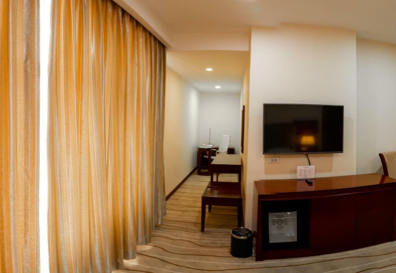 Swiss-Belhotel Blulane Manila Eksteriør bilde